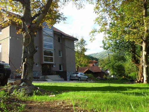 Hotel Bajka Crni Vrh – planinski hotel sa 3 zvezdice i prijatan ambijent