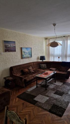 Savremeno opremljen i svetao enterijer u smeštaju Apartman19 Resavica u Srbiji